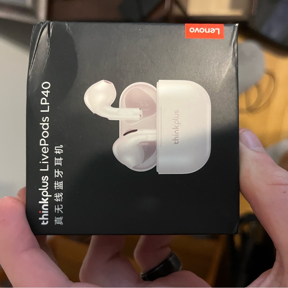 Wireless earbuds